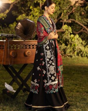 SI003 Siraa PALM ISLAND - A -
Sadaf Fawad Khan