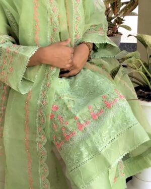 BL01
BINSAEED LUXURY LAWN