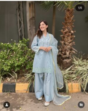 TR03 READY-TO-WEAR 3Pc Embroidered Lawn Suit.