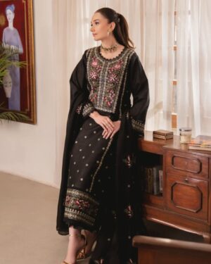PS4 3Pc Stitched Embroidered Suit.